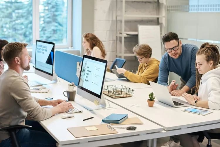 Multi-channel B2B outreach team managing LinkedIn, email and ads simultaneously